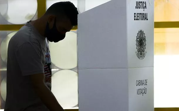 Eleitores vão ás urnas para as eleições municipais