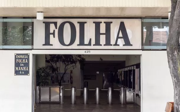 Perfis nas redes sociais massacram a Folha de S.Paulo