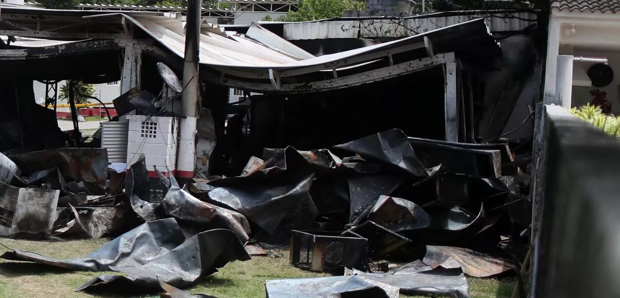Área do Ninho do Urubu destruída por incêndio