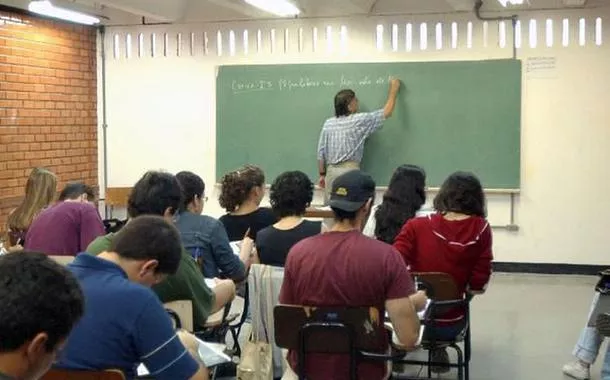 Corte de gastos com Fundeb e com benefícios fiscais podem substituir o aumento do IOF