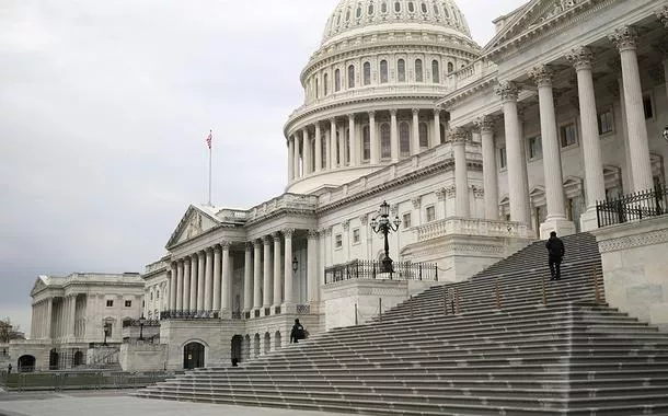 EUA: Democratas articulam saída temporária para evitar paralisação do governo