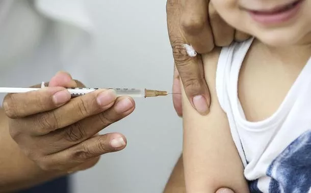Sem gotinha: entenda como fica novo esquema vacinal contra a pólio