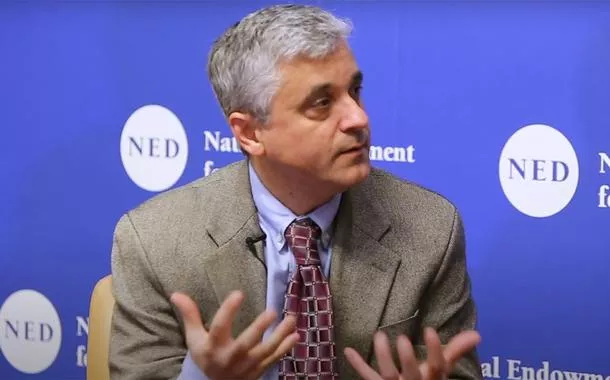 Trump usa tarifas como arma pessoal e ameaça global, afirma Steven Levitsky