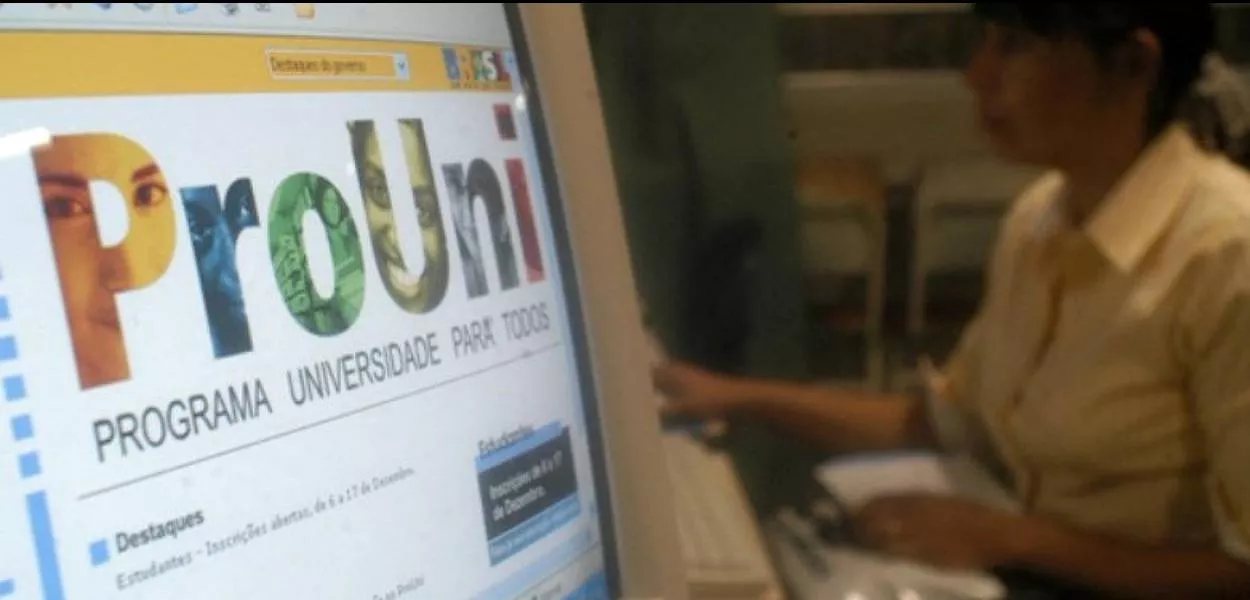 O saber em disputa: por que a universidade assusta tanto