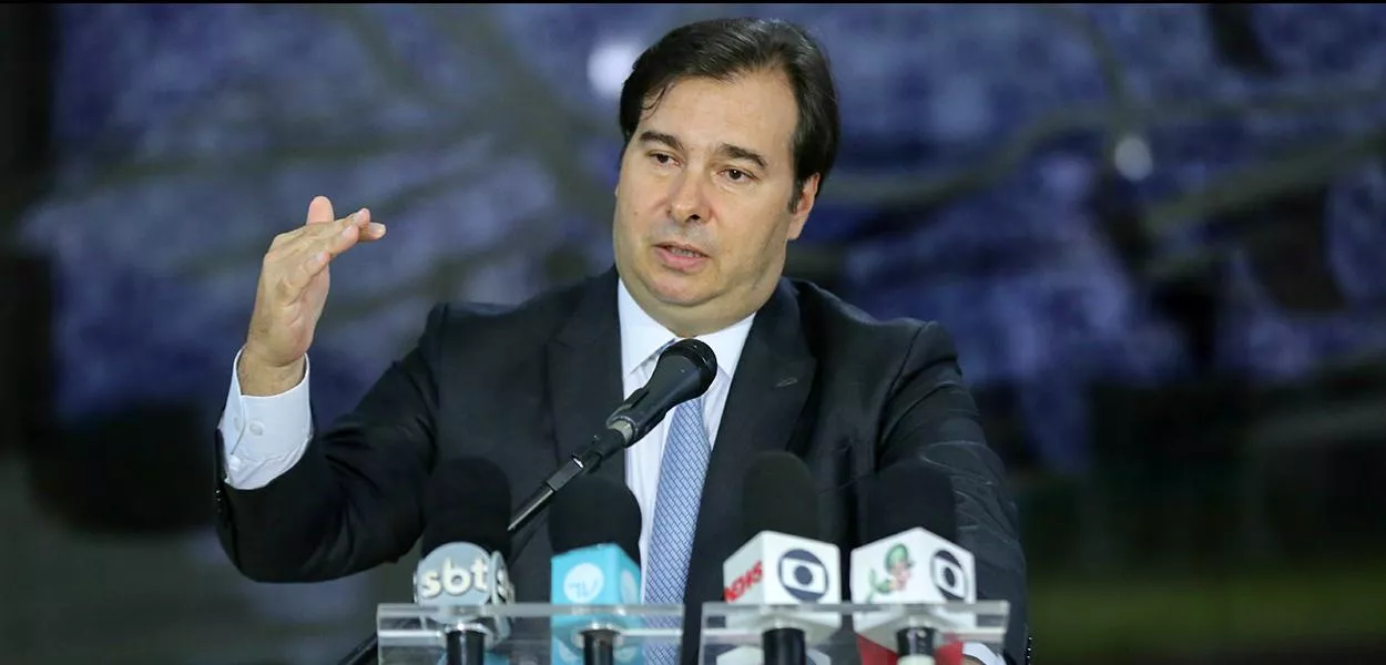 Rodrigo Maia diz que Tarcísio virou favorito a perder a eleição