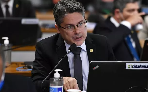 "Mérito da PEC da Blindagem é defender bandido", critica relator