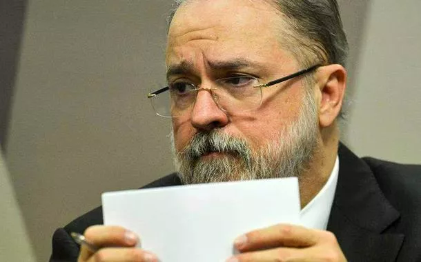 Aras facilitou trama golpista de Bolsonaro, diz procurador