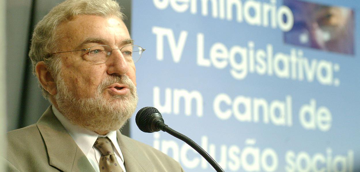 “Jornalismo virou refém do poder econômico”, afirma Laurindo Lalo Leal