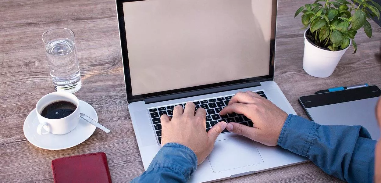 Proporção de quem estava em home office recua em 2024 e chega a 7,9%