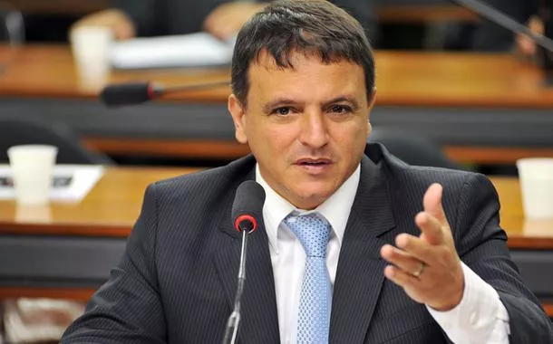 PL prepara ofensiva para se tornar a maior bancada do Senado e intensificar oposição a Lula