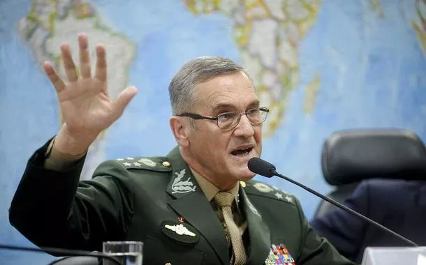 General ligado a Villas Bôas atuou em compra de software espião pelo Exército, diz o filho do general Santos Cruz