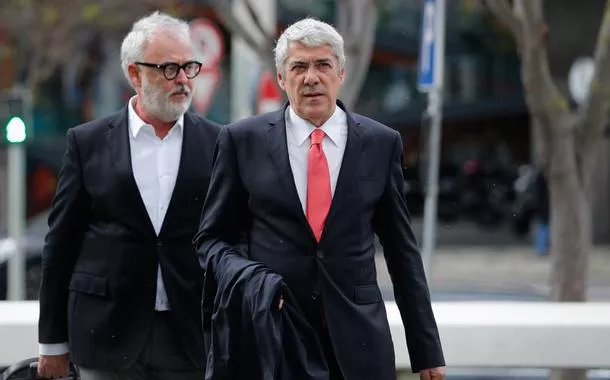 José Sócrates: entre o aldrabão e o galo expiatório