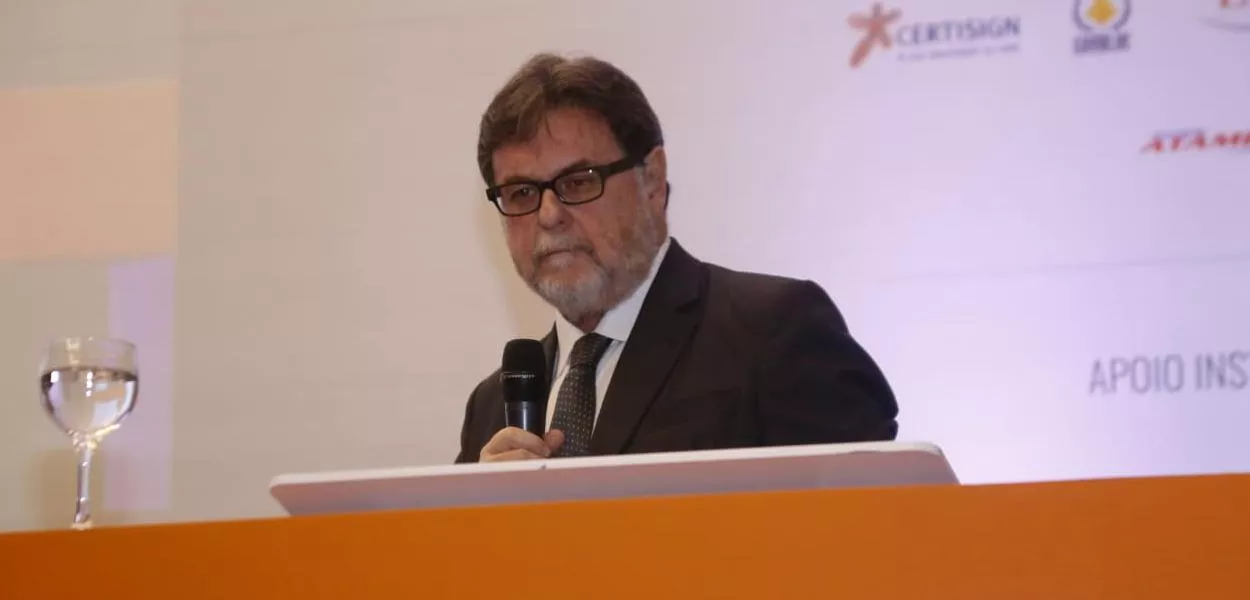 Nélio Machado