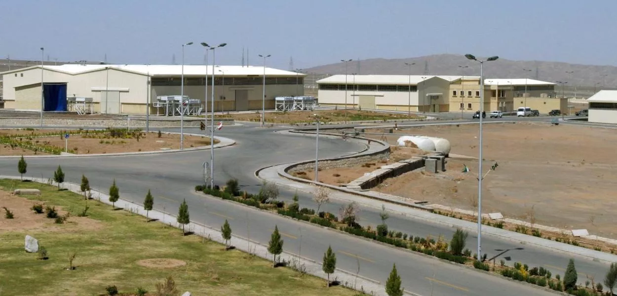 EUA e Israel bombardeiam instalação nuclear no Irã