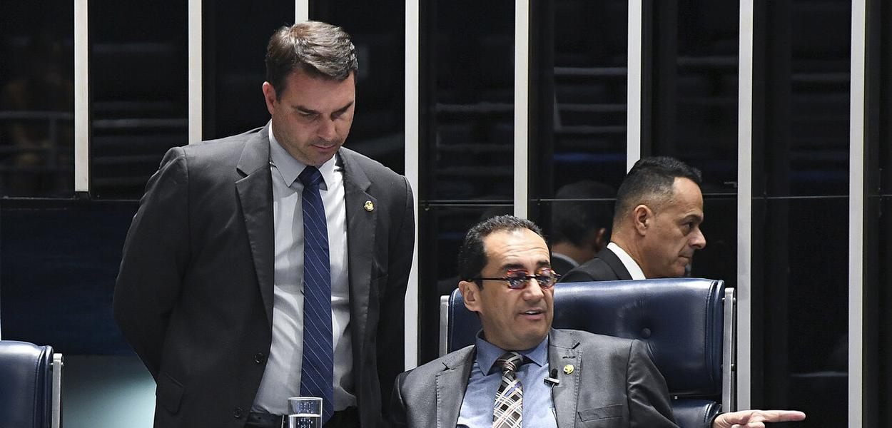 PSOL apresenta novos fatos à representação contra Flávio Bolsonaro