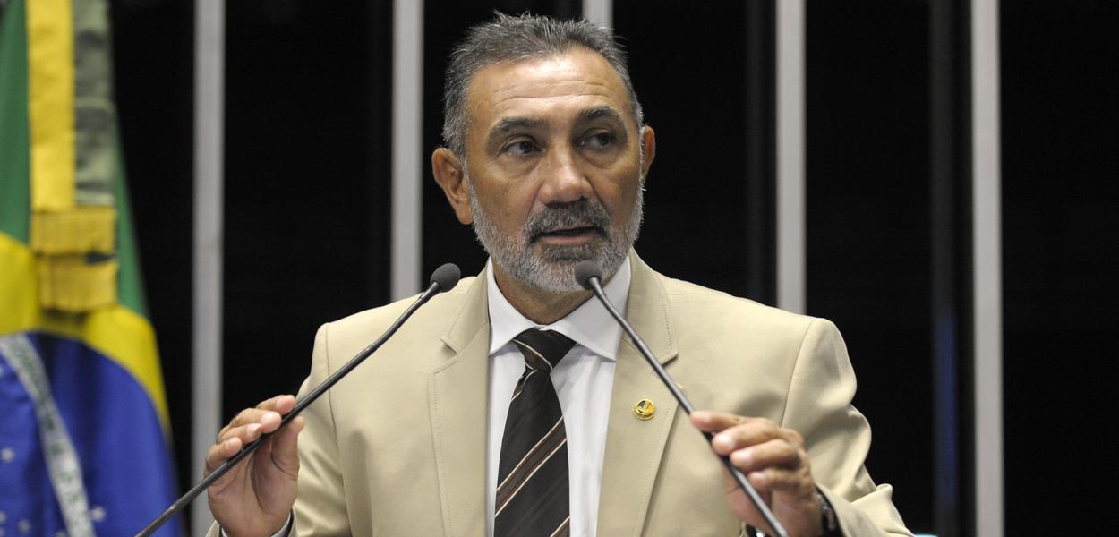 Ex-senador Telmário Mota, suspeito de mandar matar a mãe da