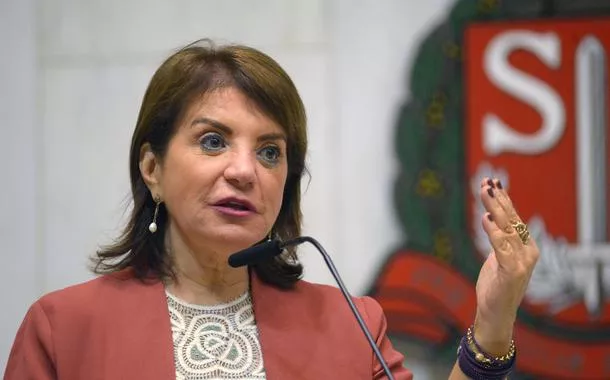 Deputada Professora Bebel e APEOESP denunciam avaliação imposta por Tarcísio aos professores: "critérios subjetivos"
