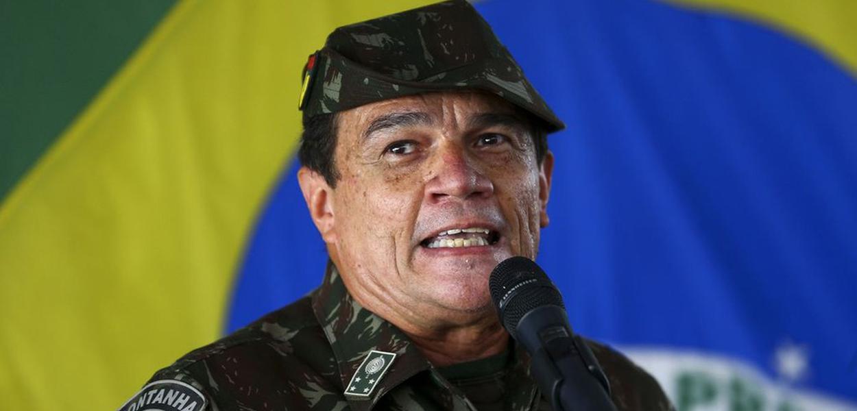 Comandante do Exército pede a militares cautela com redes sociais