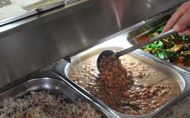 Em junho, o recuo no arroz foi de 2,4%, acumulando 15% em 2025. O feijão está custando 0,7% a menos