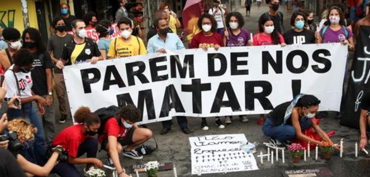 Moradores do Jacarezinho (RJ) criticam chacina que matou 28 pessoas