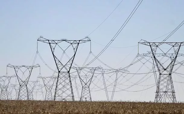 Linhas de transmissão de  energia elétrica