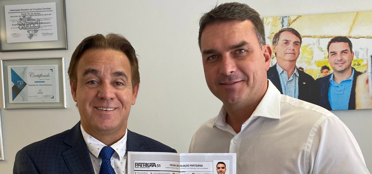 adilson-barroso-flavio-bolsonaro