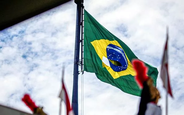 Direita ou esquerda?