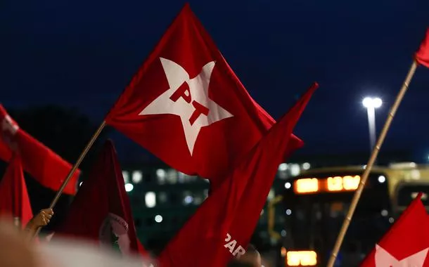 PT avalia estratégias para frear bolsonarismo no Senado em 2026