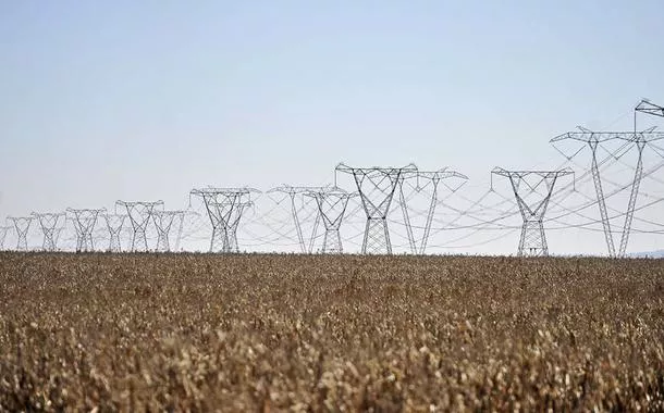 Linhas de transmissão de energia elétrica