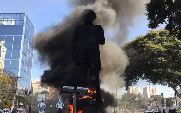 Bastilha e Borba Gato