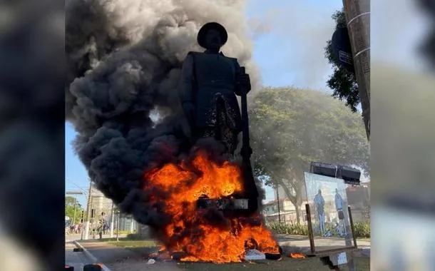 Sobre derrubar e queimar estátuas de racistas e escravocratas!