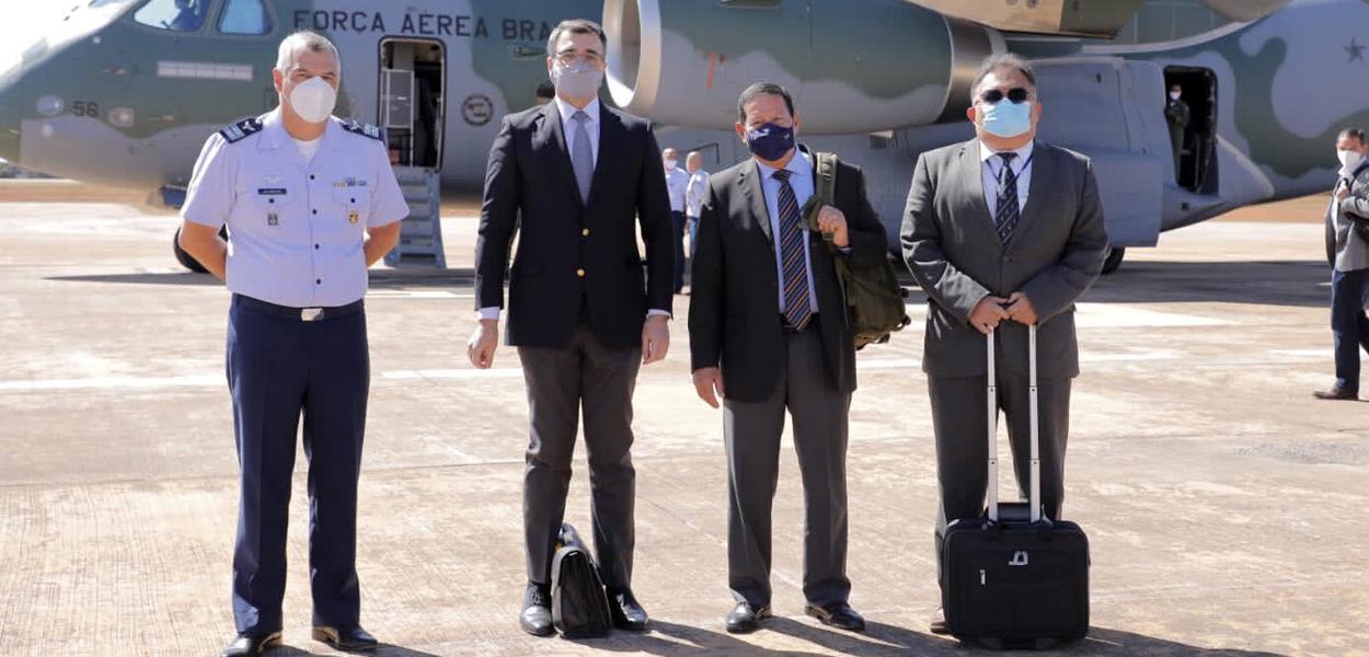 Mourão Vai Ao Peru Para Posse Pedro Castillo Brasil 247