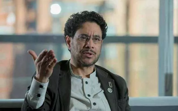 Candidato da esquerda lidera pesquisas para eleição presidencial na Colômbia