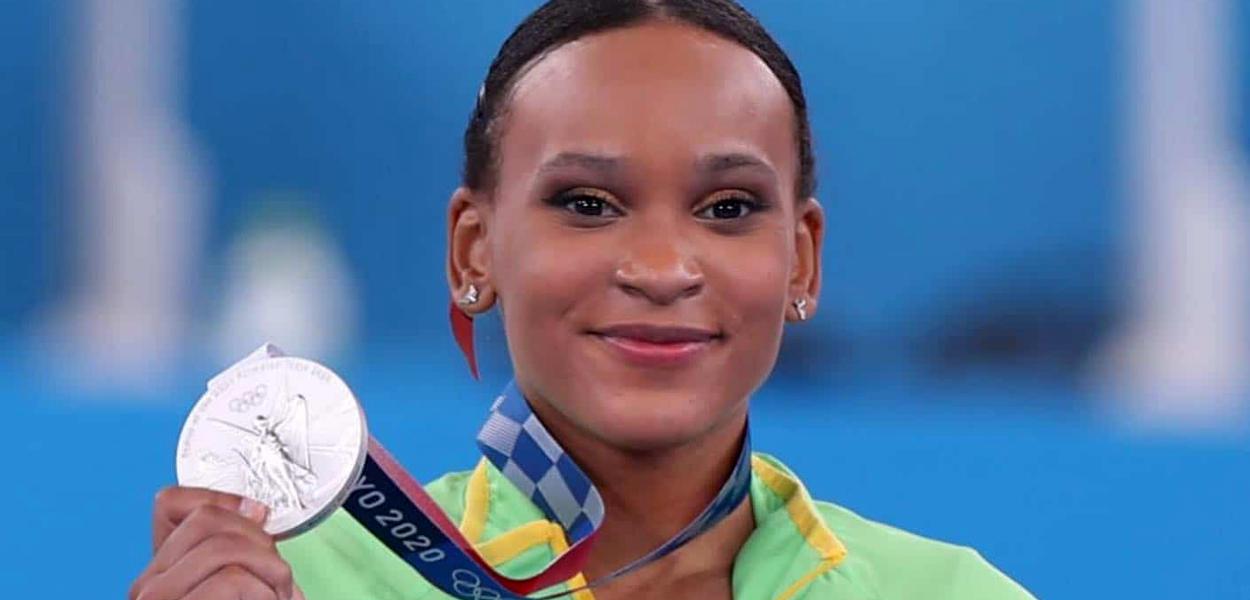 Rebeca Andrade conquista medalha de prata