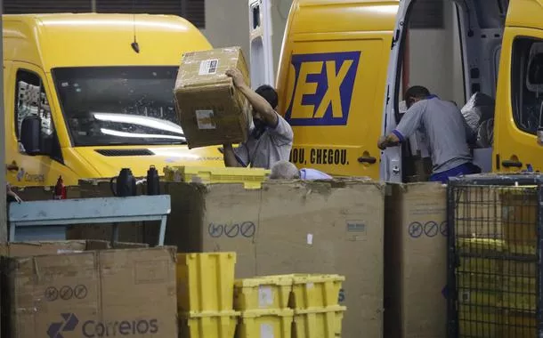 Correios propõe aumento de 6,05% nos salários de trabalhadores