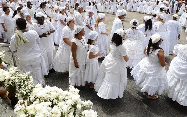 Educação, fé e democracia: a laicidade como defesa do conhecimento