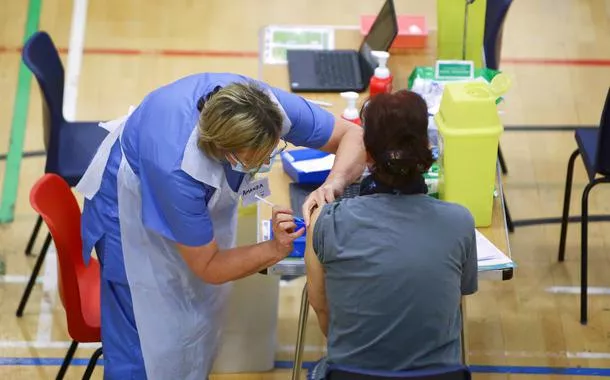 A vacina transcende a individualidade