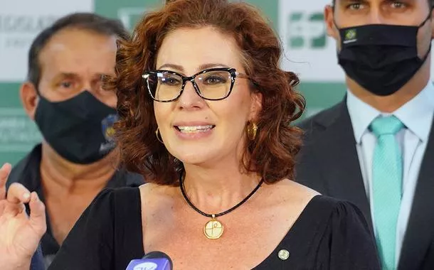 Embaixada do Brasil em Roma recebe pedido de extradição de Carla Zambelli