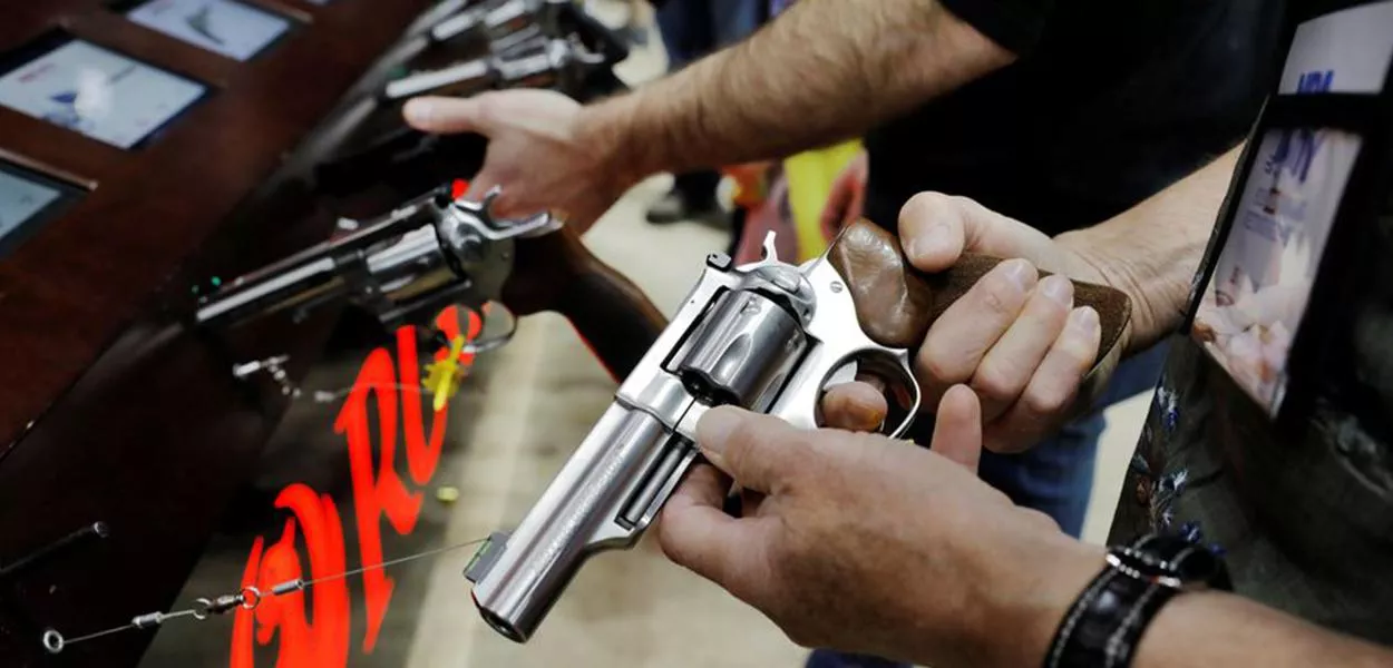 Reforma tributária pode reduzir imposto sobre armas em 70% e gera preocupação entre especialistas