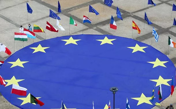 A Europa dos três S: servil, submissa e subjugada