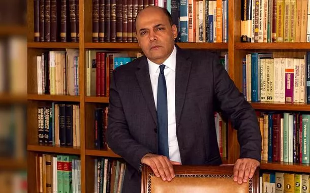 "Imprensa brasileira advoga por golpe na Venezuela", diz Alfredo Attié