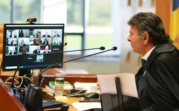 Ministro Luiz Fux preside sessão plenária por videoconferência