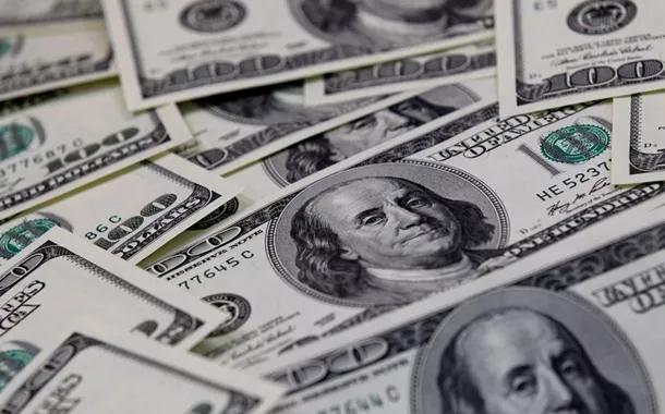 Dólar cai para R$ 4,97 após decisão de Banco Central americano