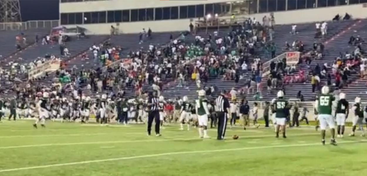 Tiroteio causa pânico em jogo de futebol americano 