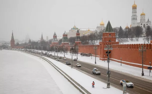 Agência Sputnik reporta que o Reino Unido lançou guerra de propaganda para demonizar a Rússia há vários anos