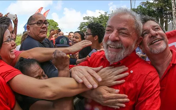 Como é bom estar do lado do povo brasileiro