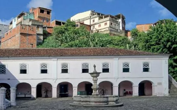 Máquina mercante quer assaltar a memória da Bahia e do Brasil