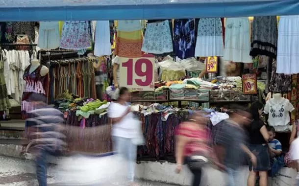 Volume de serviços no Brasil cresce mais do que o esperado em setembro e renova pico da série