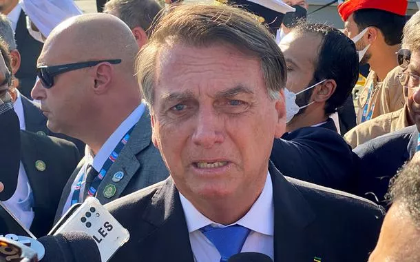 Presidente Jair Bolsonaro fala com a imprensa