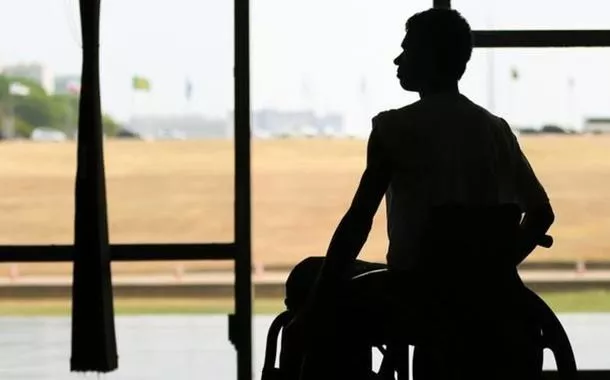 "Cidades são hostis às pessoas com deficiência", afirma secretária